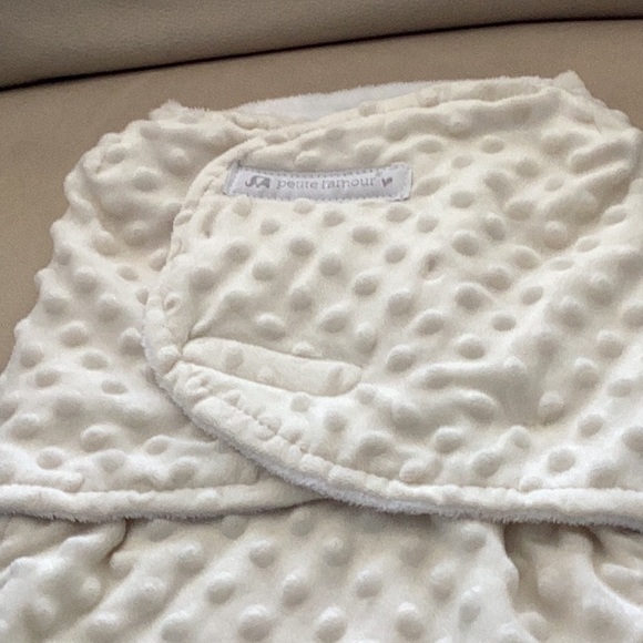 Petite L’Amour swaddle wrap ivory off white with lion embroidered very soft - Picture 4 of 14